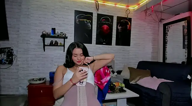 Kimmymadison- online show from December 5, 2024, 2:20 am