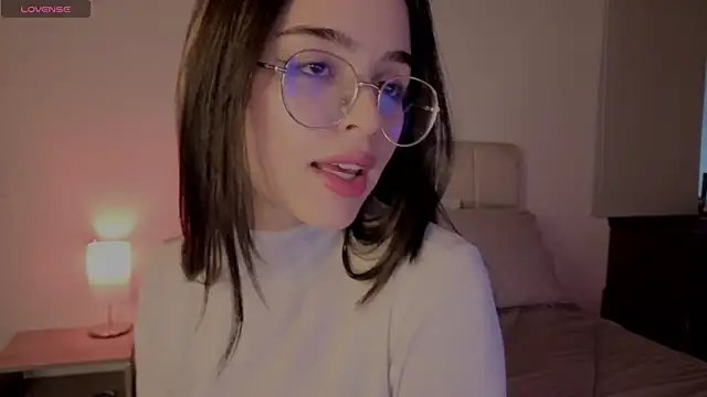 Roxxy mora online show from March 10, 2026, 10:15 pm