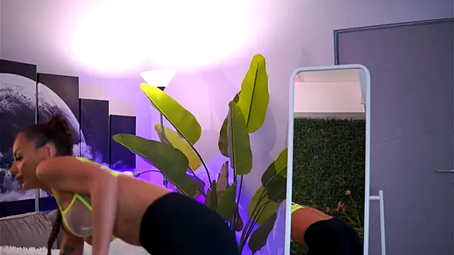 RaquelleVon online show from November 26, 2025, 4:57 am