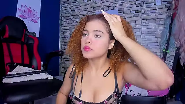 sofiacastillo01 online show from January 24, 2025, 12:41 pm