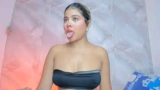 sofiacastillo01 online show from June 11, 2026, 1:42 pm