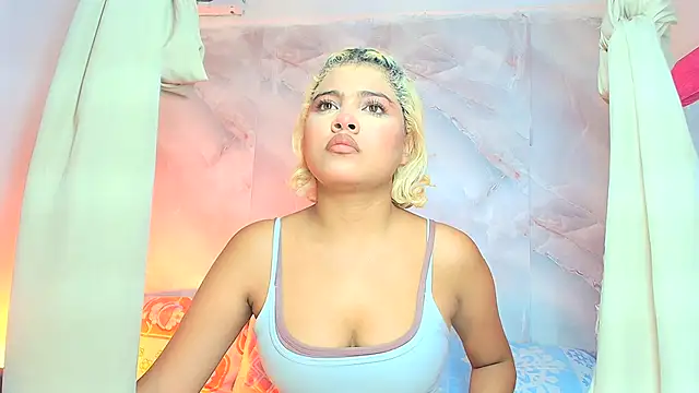 Snapshot of sofiacastillo01 chatting on July 17, 2026, 2:34 pm sofiacastillo01 online show from July 17, 2026, 2:34 pm