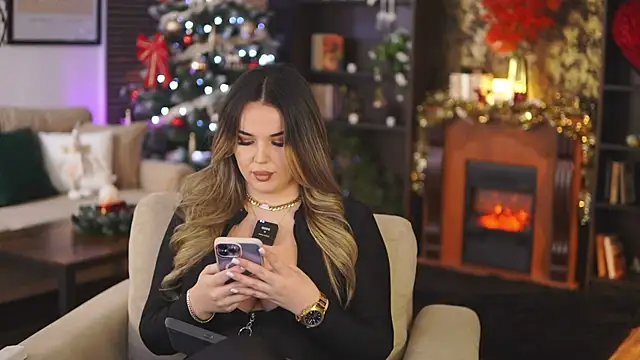 EvaSunderland online show from December 9, 2024, 8:01 pm