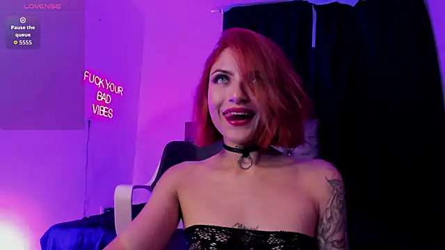 Snapshot of VictoriaRosse_ chatting on October 8, 2025, 12:08 am VictoriaRosse online show from October 8, 2025, 12:08 am