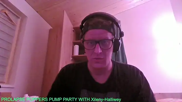 Snapshot of Bigthroaterboy chatting on October 2, 2025, 6:04 pm Bigthroaterboy online show from October 2, 2025, 6:04 pm