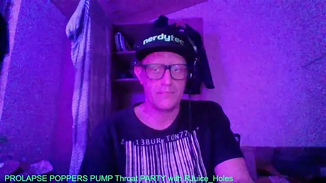 Snapshot of Bigthroaterboy chatting on October 23, 2025, 8:18 pm Bigthroaterboy online show from October 23, 2025, 8:18 pm