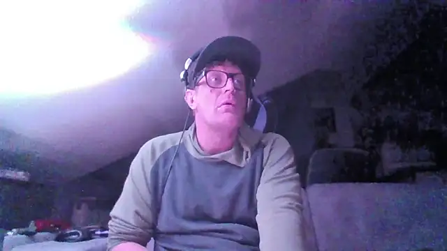 Snapshot of Bigthroaterboy chatting on October 27, 2025, 5:11 am Bigthroaterboy online show from October 27, 2025, 5:11 am