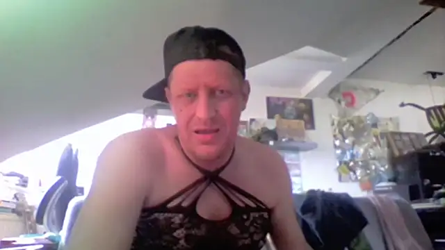 Bigthroaterboy online show from June 17, 2026, 6:16 am