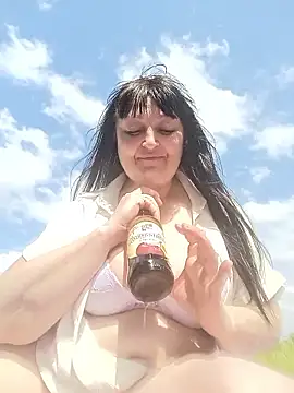 Snapshot of Women-pleasures chatting on June 12, 2026, 11:09 am Women-pleasures online show from June 12, 2026, 11:09 am