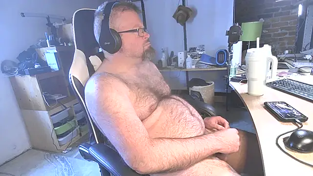 MagnusCockus online show from April 10, 2026, 6:23 pm