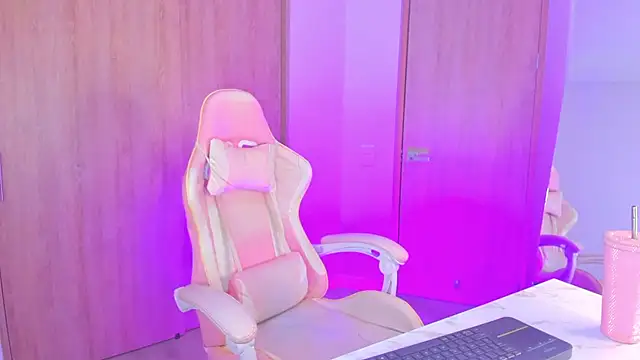 Snapshot of angelinalodge1 chatting on January 29, 2025, 3:22 am angelinalodge1 online show from January 29, 2025, 3:22 am