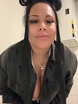 HaileyDiana online show from March 9, 2025, 7:48 pm