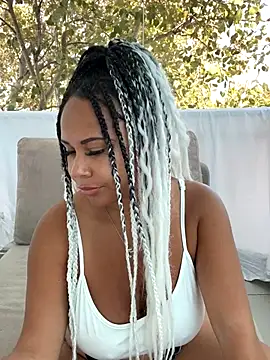 Snapshot of HaileyDiana chatting on September 23, 2025, 11:46 am HaileyDiana online show from September 23, 2025, 11:46 am