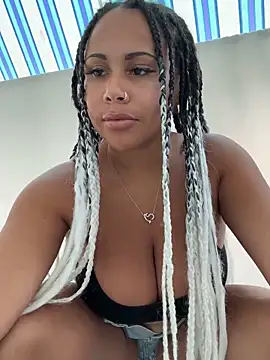 Snapshot of HaileyDiana chatting on September 29, 2025, 12:54 pm HaileyDiana online show from September 29, 2025, 12:54 pm