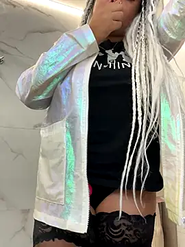 Snapshot of HaileyDiana chatting on October 1, 2025, 8:37 pm HaileyDiana online show from October 1, 2025, 8:37 pm