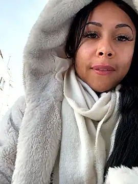 HaileyDiana online show from January 14, 2026, 11:27 am