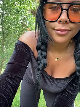 Snapshot of HaileyDiana chatting on July 12, 2026, 1:13 pm HaileyDiana online show from July 12, 2026, 1:13 pm