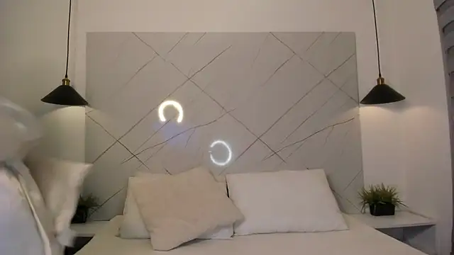 ANTONELLA  ROUSE  online show from February 22, 2026, 3:29 am