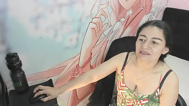 AllysonMilf69 online show from May 7, 2026, 2:33 pm