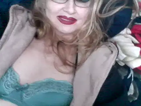 CarlyTreat online show from February 14, 2025, 8:05 pm