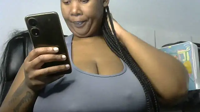 NippleMilkXx online show from May 6, 2026, 9:47 am