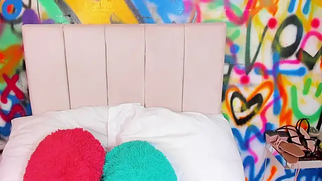 Liana Bernocchi online show from March 4, 2026, 8:48 pm