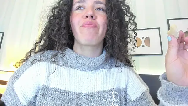 Snapshot of Valeria__soler chatting on January 14, 2025, 7:00 pm Valeria soler online show from January 14, 2025, 7:00 pm