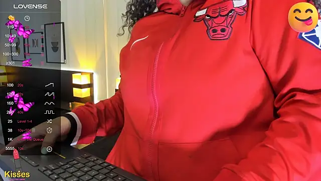 Snapshot of Valeria__soler chatting on January 25, 2025, 12:37 pm Valeria soler online show from January 25, 2025, 12:37 pm
