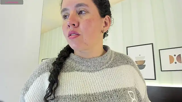 Snapshot of Valeria__soler chatting on March 15, 2025, 12:45 pm Valeria soler online show from March 15, 2025, 12:45 pm
