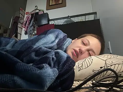 Snapshot of Starving4Cock chatting on February 7, 2025, 12:20 am Starving4Cock online show from February 7, 2025, 12:20 am