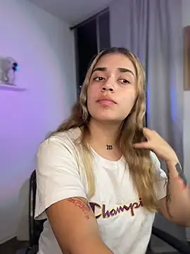 JoselinFlower  online show from December 17, 2025, 1:55 am