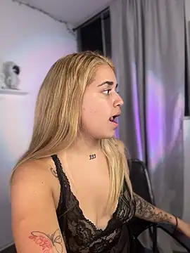 Snapshot of JoselinFlower_ chatting on March 18, 2026, 2:15 am JoselinFlower online show from March 18, 2026, 2:15 am