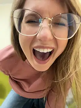 Vanilladreams online show from April 9, 2026, 4:12 pm