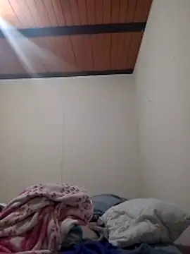 jume2205 online show from February 8, 2026, 7:50 pm