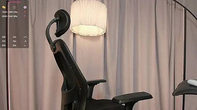 Snapshot of ariana_fitl_ chatting on October 12, 2025, 4:55 am ariana fitl online show from October 12, 2025, 4:55 am