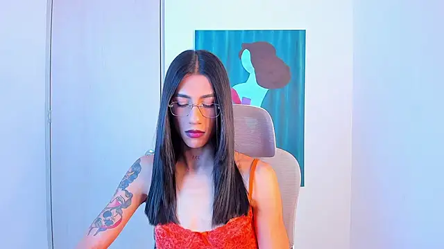 sofiaa grey  online show from May 5, 2026, 2:47 pm