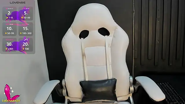 Shayla27 online show from February 7, 2025, 1:22 pm