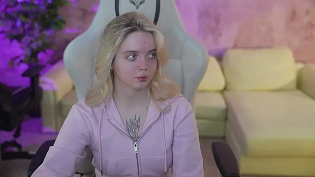 Cassy-Celestial  online show from February 2, 2025, 11:53 pm