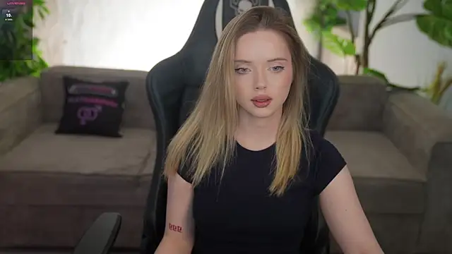 Cassy-Celestial  online show from February 19, 2026, 8:32 am