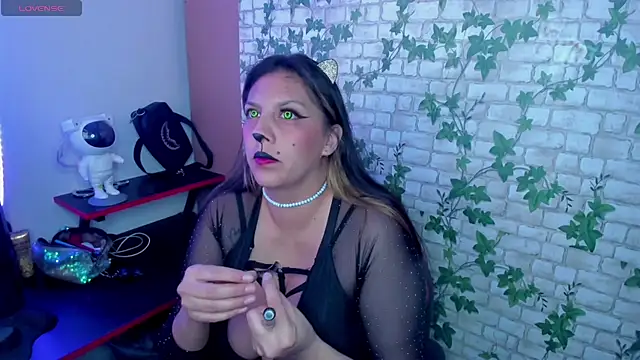Snapshot of MIABOOBS__ chatting on October 25, 2025, 4:57 pm MIABOOBS   online show from October 25, 2025, 4:57 pm