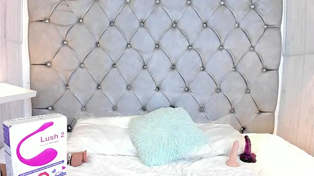 leigh-angels online show from December 31, 2024, 7:07 pm