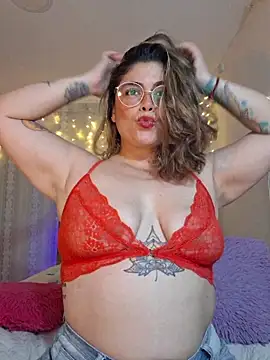 Snapshot of Juliietha_servas chatting on May 18, 2026, 1:13 am Juliietha servas online show from May 18, 2026, 1:13 am