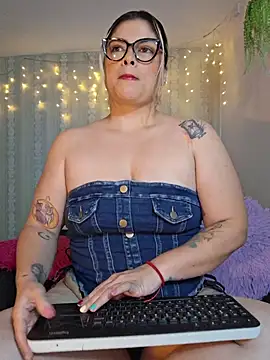 Snapshot of Juliietha_servas chatting on June 10, 2026, 9:14 pm Juliietha servas online show from June 10, 2026, 9:14 pm