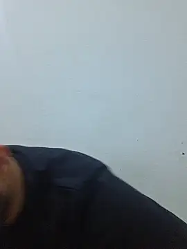 Snapshot of alesssterling chatting on March 5, 2026, 3:30 pm alesssterling online show from March 5, 2026, 3:30 pm