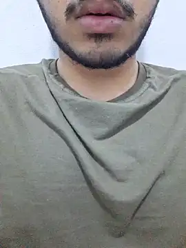 Snapshot of alesssterling chatting on April 8, 2026, 2:55 am alesssterling online show from April 8, 2026, 2:55 am