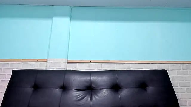 emily hunter12 online show from October 3, 2025, 2:03 pm