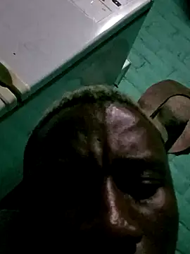 Snapshot of HandsomeBuoyy21 chatting on February 13, 2026, 2:18 am HandsomeBuoyy21 online show from February 13, 2026, 2:18 am