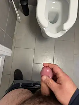 Snapshot of _themask_ chatting on February 20, 2025, 4:36 pm themask online show from February 20, 2025, 4:36 pm