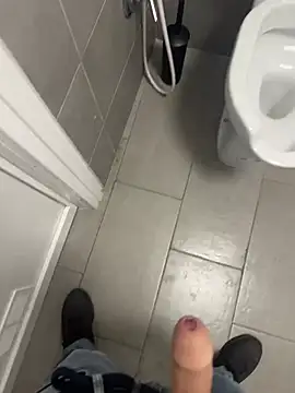 Snapshot of _themask_ chatting on March 6, 2025, 8:48 pm themask online show from March 6, 2025, 8:48 pm