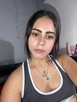Azuna25 online show from April 27, 2026, 11:14 pm